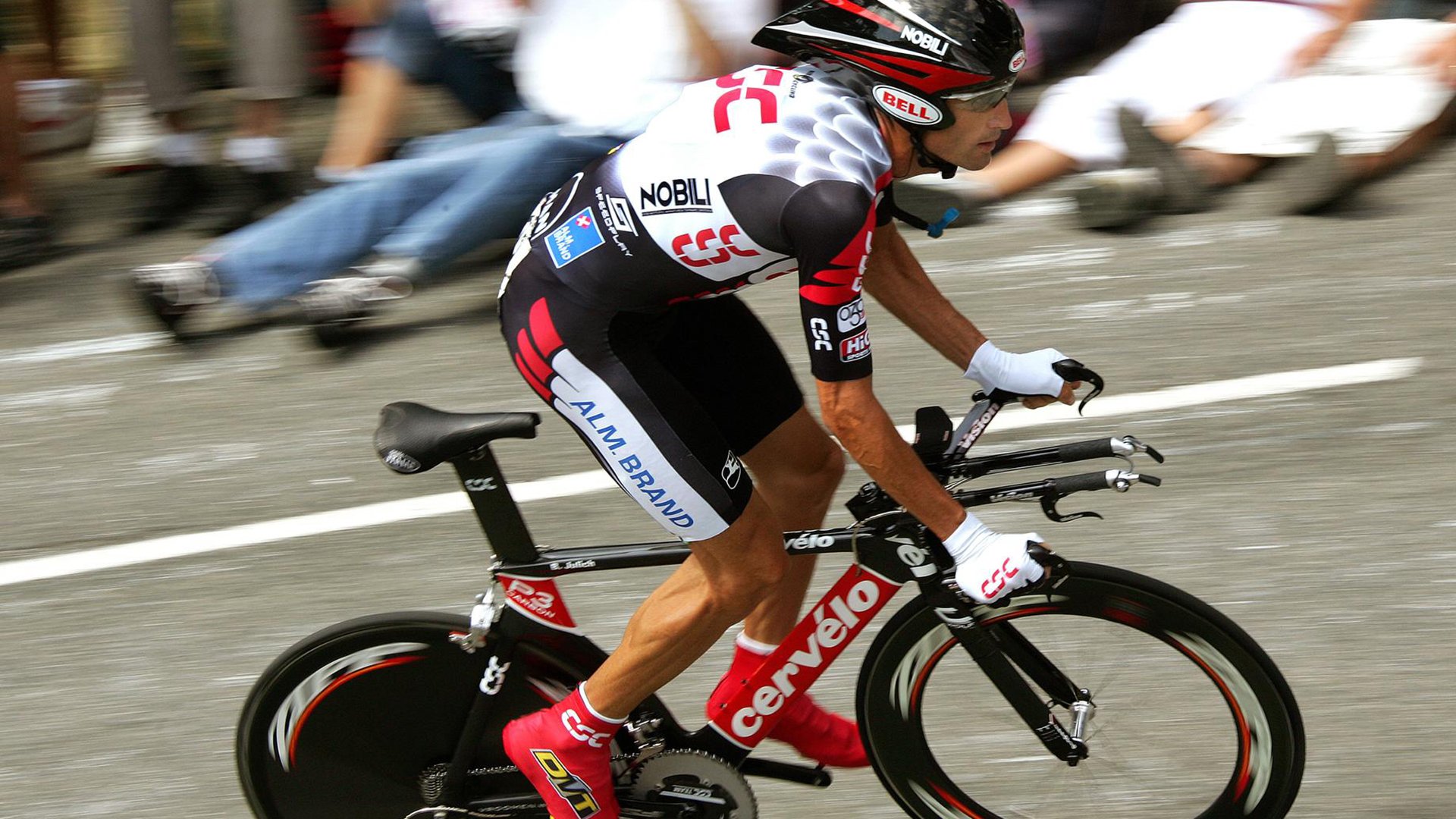 现场直播：观众全程零死角体验精彩瞬间